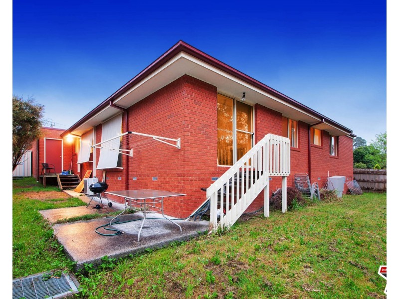 55a Esther Crescent, Mooroolbark VIC 3138