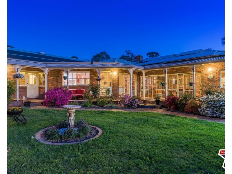 13 Chapman Court, Mooroolbark VIC 3138