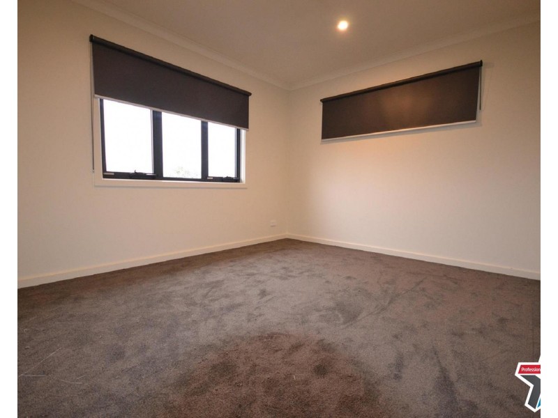 1/4 Shield Court, Kilsyth VIC 3137
