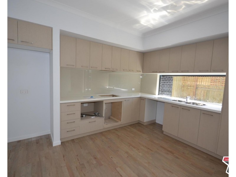 2/14 Anita Street, Kilsyth VIC 3137