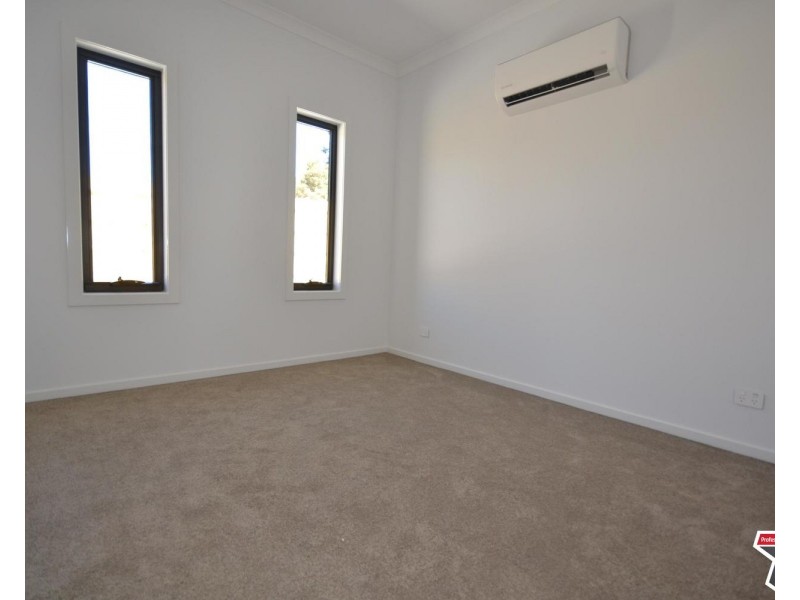 2/14 Anita Street, Kilsyth VIC 3137