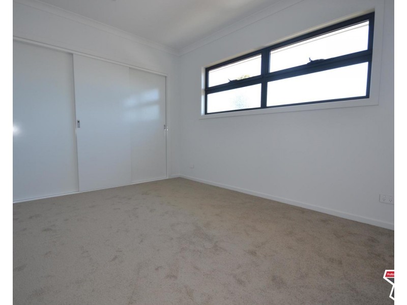 2/14 Anita Street, Kilsyth VIC 3137