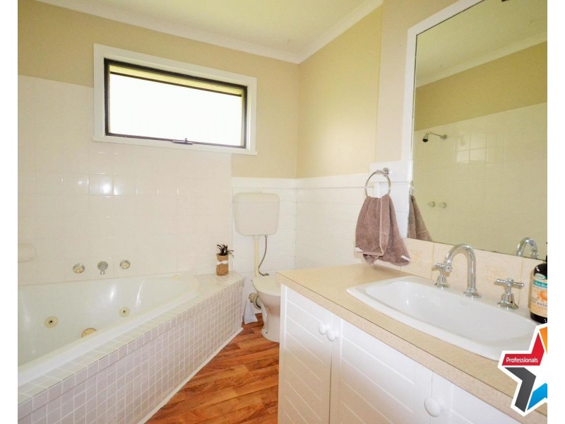 31 Shakespeare Avenue, Mooroolbark VIC 3138