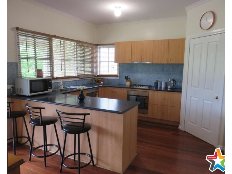 20 Masefield Avenue, Mooroolbark VIC 3138