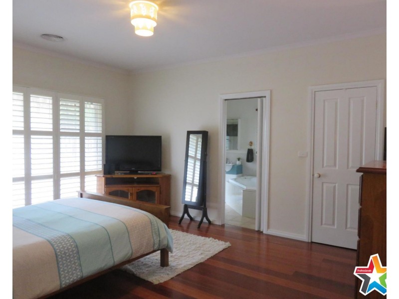 20 Masefield Avenue, Mooroolbark VIC 3138