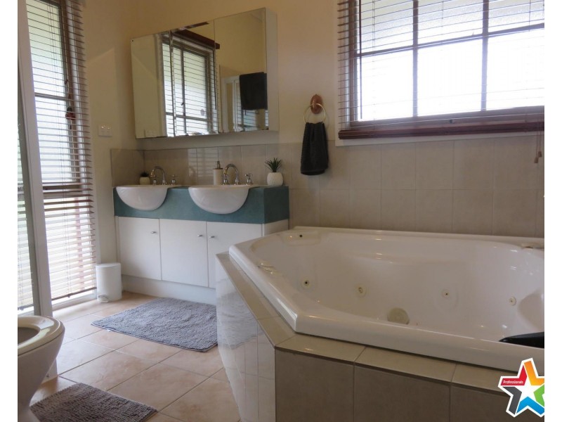 20 Masefield Avenue, Mooroolbark VIC 3138