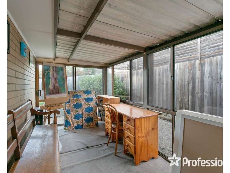 64 Birkenhead Drive, Kilsyth VIC 3137