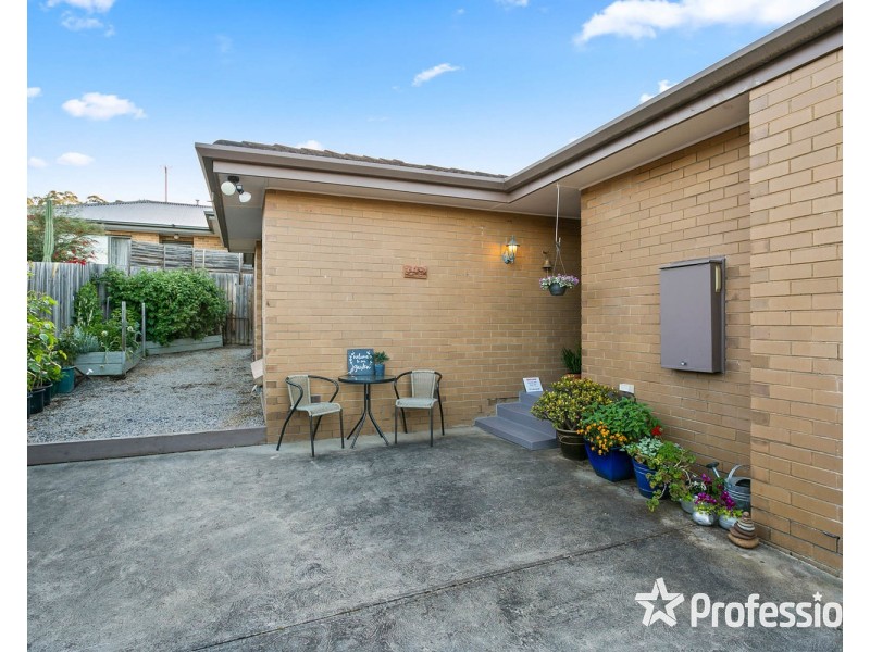 64 Birkenhead Drive, Kilsyth VIC 3137