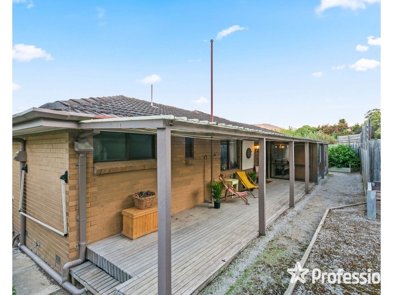 64 Birkenhead Drive, Kilsyth VIC 3137
