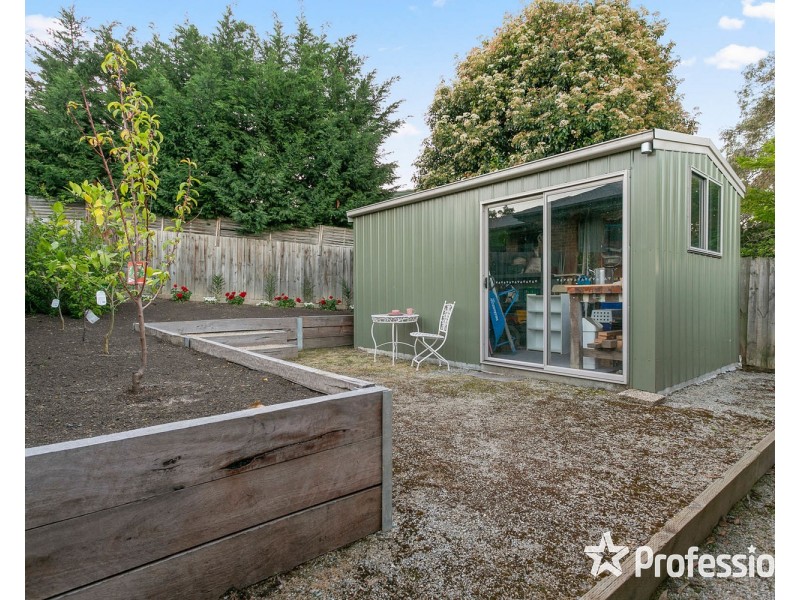 64 Birkenhead Drive, Kilsyth VIC 3137