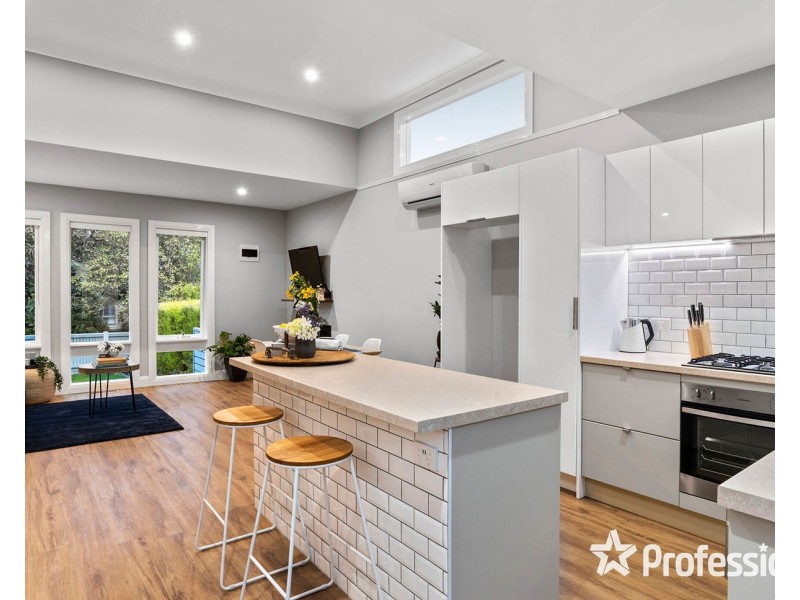 1/82 Mount View Parade, Croydon VIC 3136