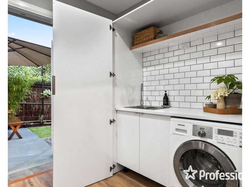 1/82 Mount View Parade, Croydon VIC 3136