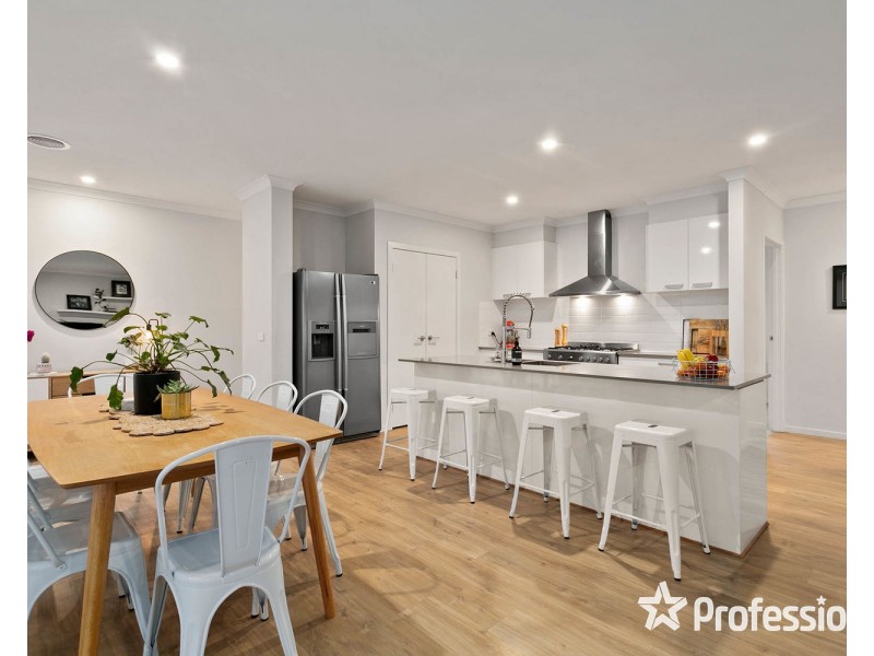 1 Guest House Close, Seville VIC 3139