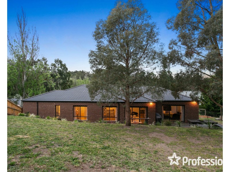 1 Guest House Close, Seville VIC 3139