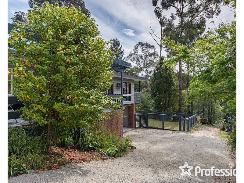 24 Priestley Crescent, Mount Evelyn VIC 3796