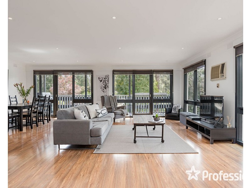 24 Priestley Crescent, Mount Evelyn VIC 3796