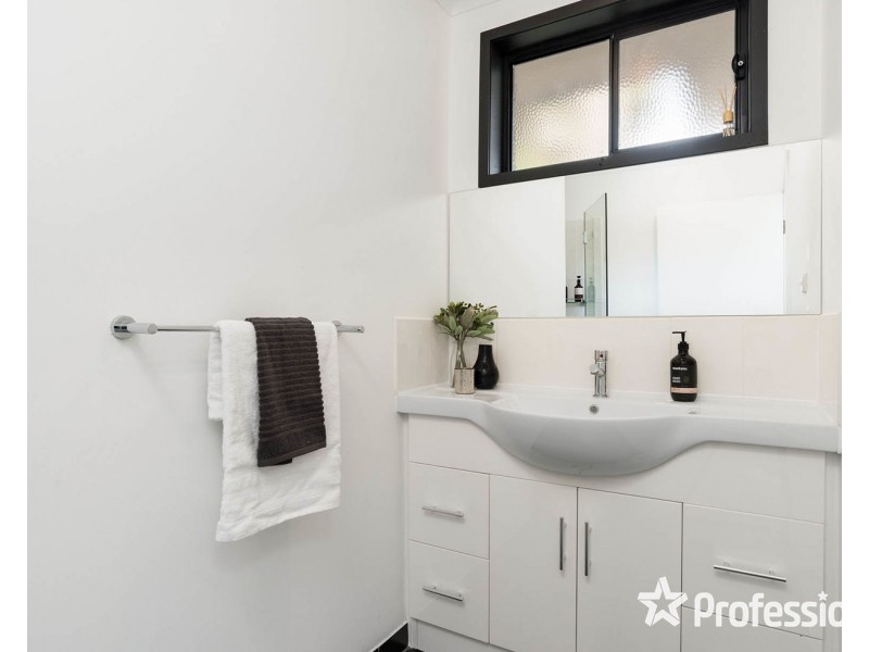 24 Priestley Crescent, Mount Evelyn VIC 3796