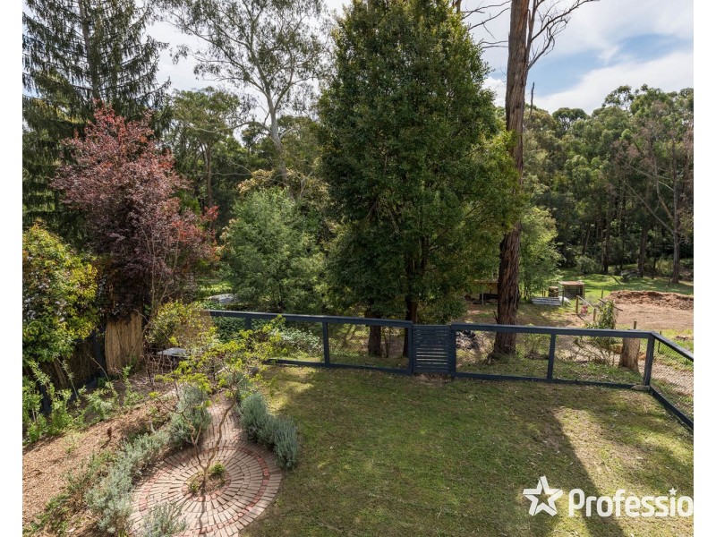 24 Priestley Crescent, Mount Evelyn VIC 3796