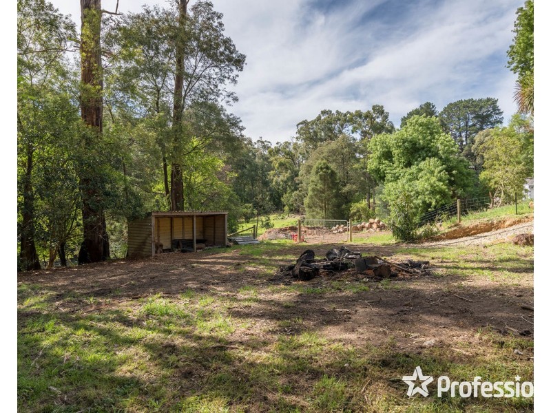 24 Priestley Crescent, Mount Evelyn VIC 3796