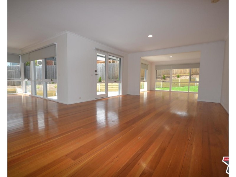 12 Tangermere Place, Lilydale VIC 3140