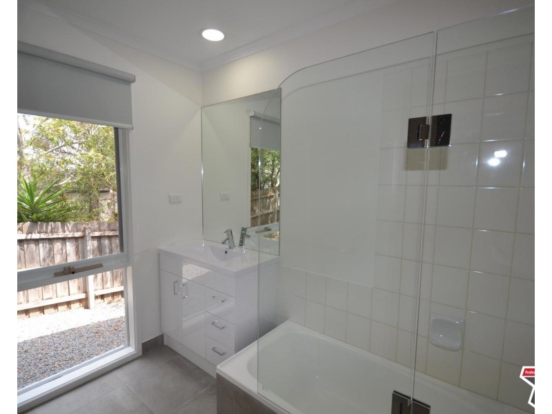 12 Tangermere Place, Lilydale VIC 3140