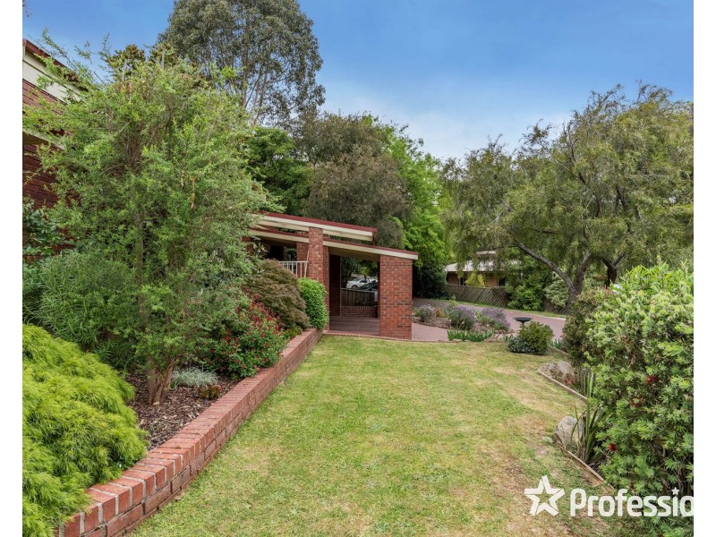 17 Graneby Rise, Mount Evelyn VIC 3796