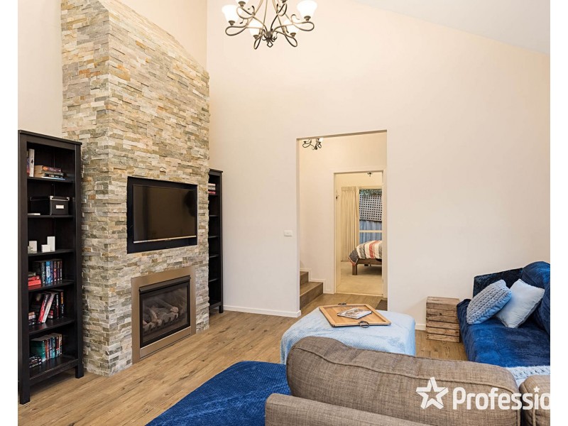 17 Graneby Rise, Mount Evelyn VIC 3796