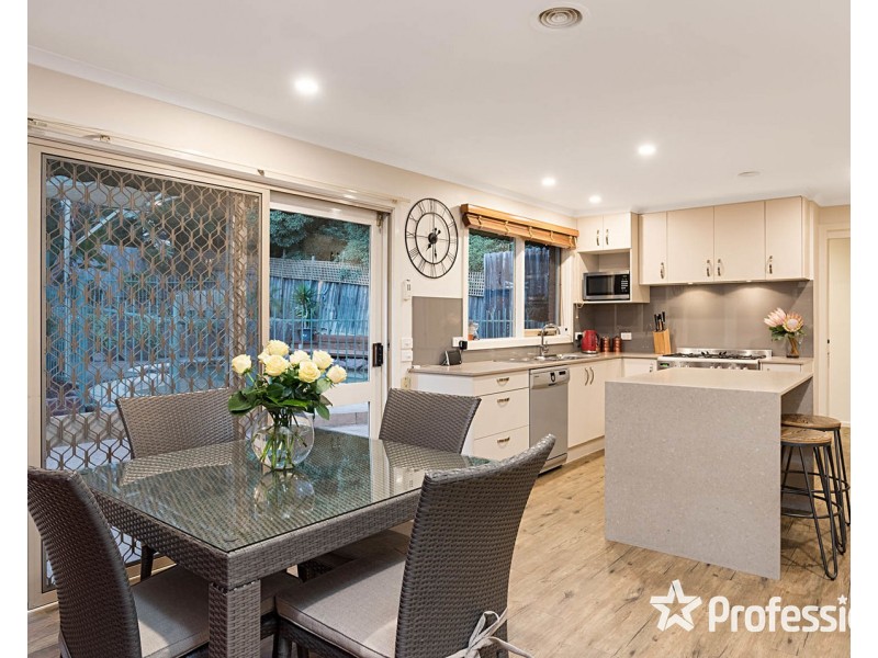 17 Graneby Rise, Mount Evelyn VIC 3796