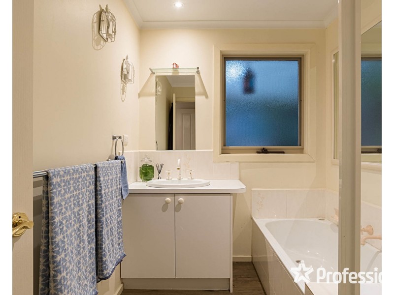 17 Graneby Rise, Mount Evelyn VIC 3796