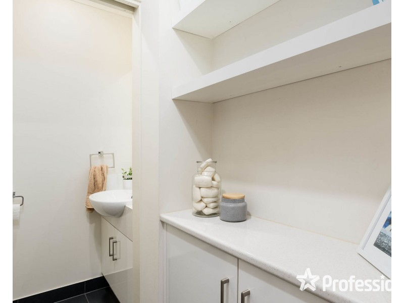 2/32 Faraday Road, Croydon South VIC 3136