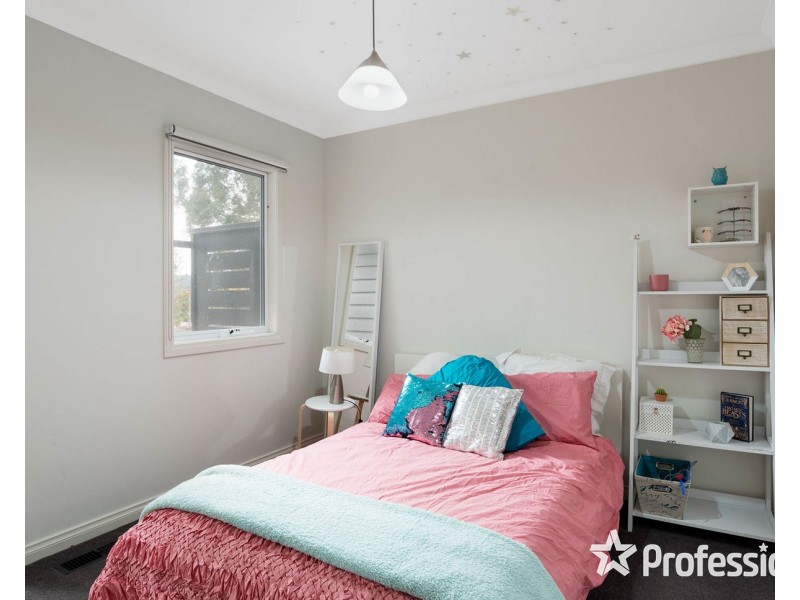 2/32 Faraday Road, Croydon South VIC 3136