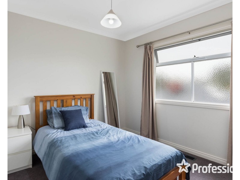 2/32 Faraday Road, Croydon South VIC 3136