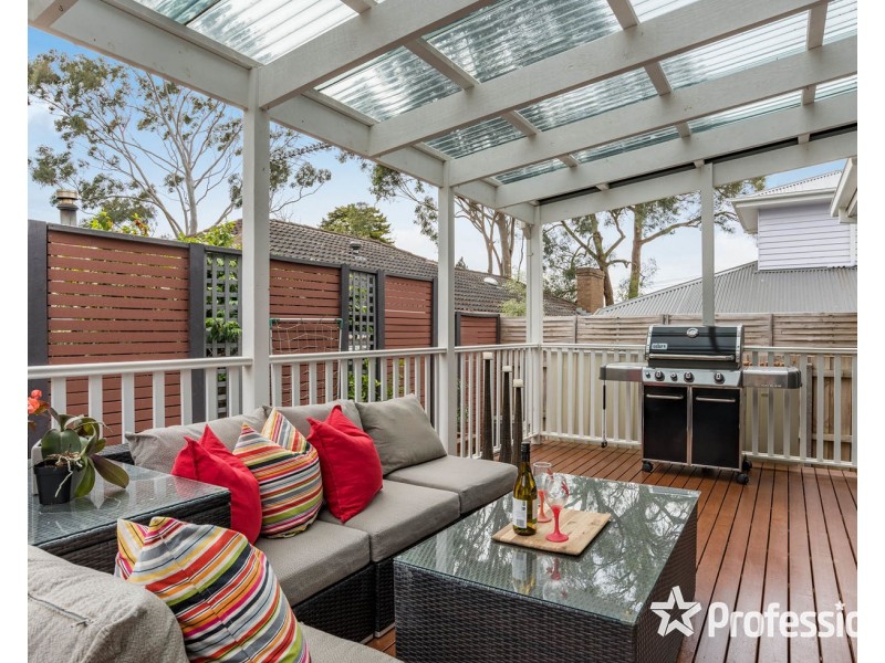 2/32 Faraday Road, Croydon South VIC 3136