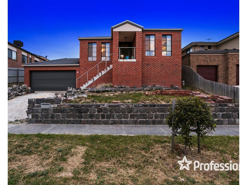 18 Regent Avenue, Mooroolbark VIC 3138