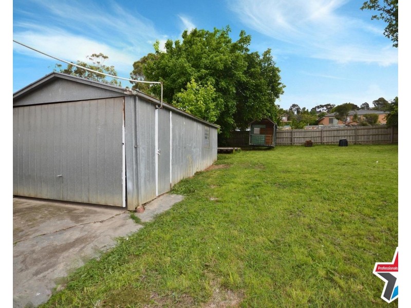 72 Croydondale Drive, Mooroolbark VIC 3138