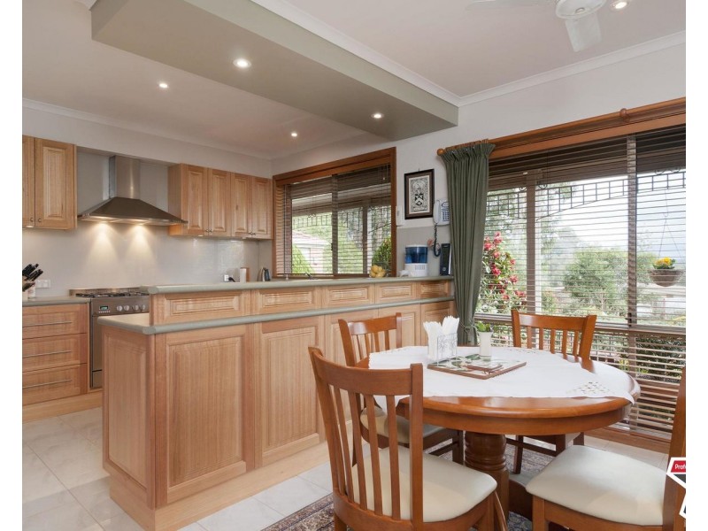 6 Chapman Court, Mooroolbark VIC 3138