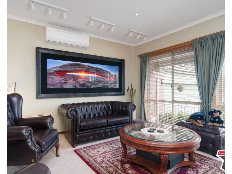 6 Chapman Court, Mooroolbark VIC 3138
