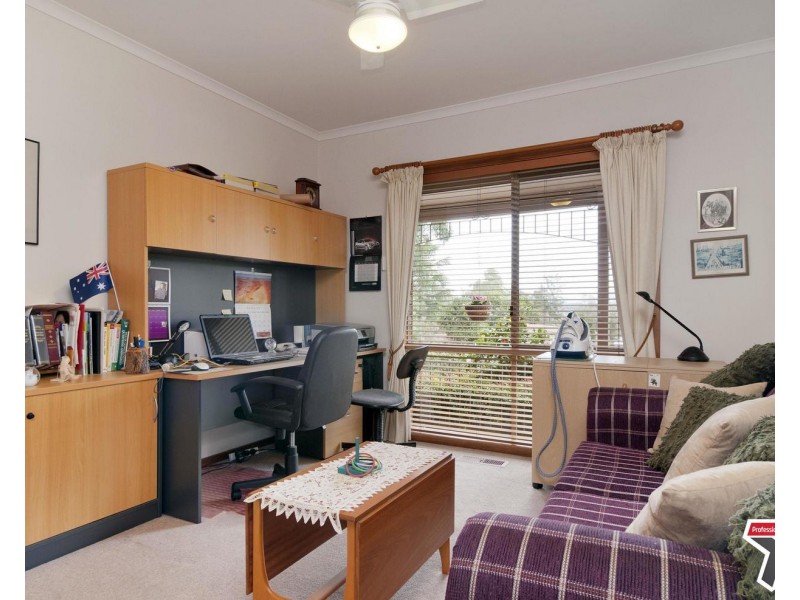 6 Chapman Court, Mooroolbark VIC 3138