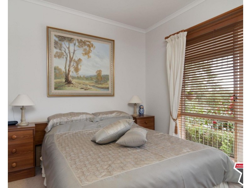 6 Chapman Court, Mooroolbark VIC 3138