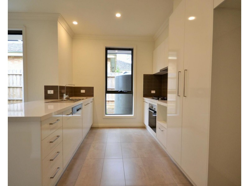 2 Lightwood Close, Kilsyth VIC 3137