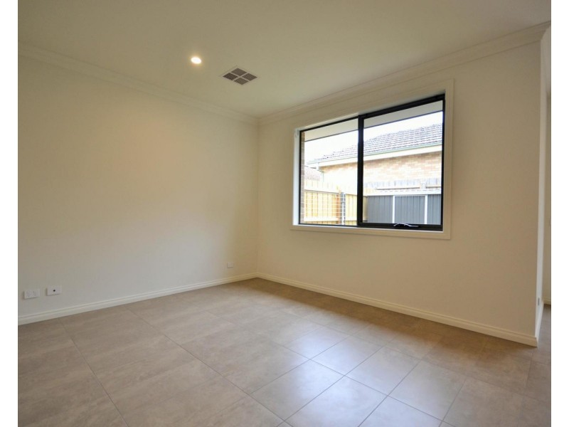 2 Lightwood Close, Kilsyth VIC 3137