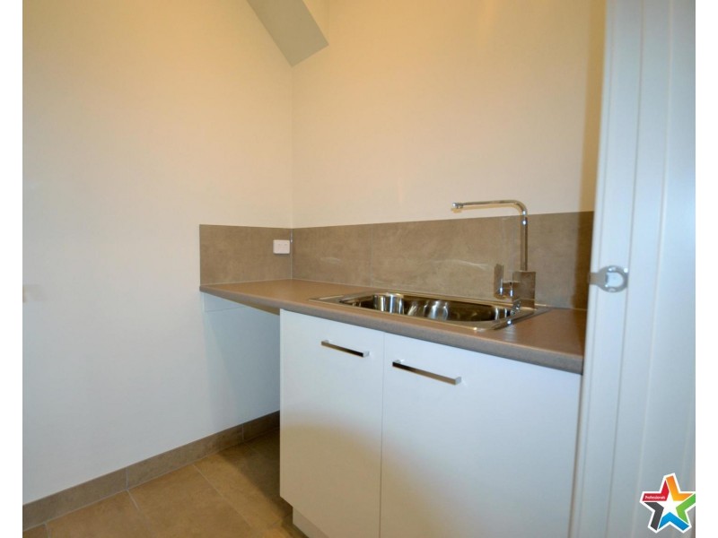 2 Lightwood Close, Kilsyth VIC 3137