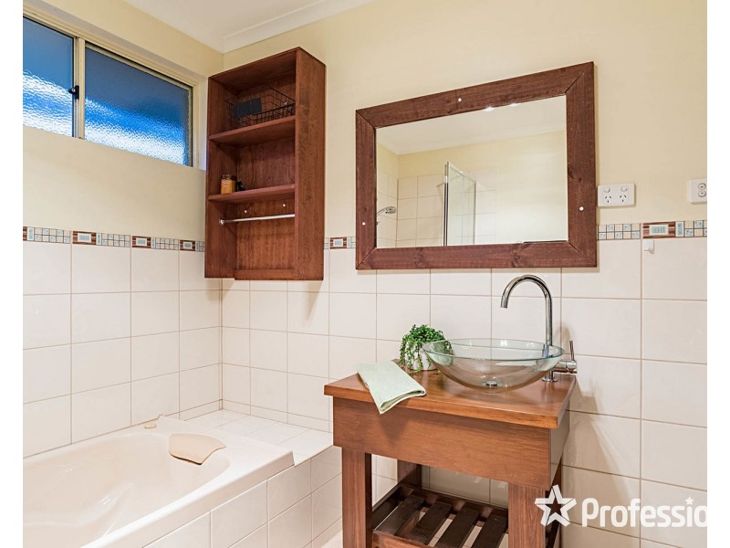 29a Ballantyne Crescent, Kilsyth VIC 3137