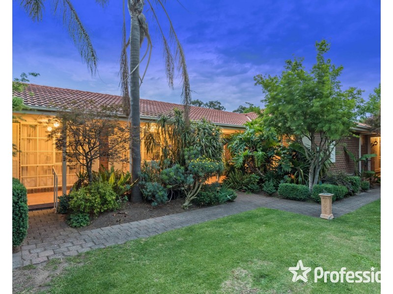 2 Dinsdale Court, Mooroolbark VIC 3138