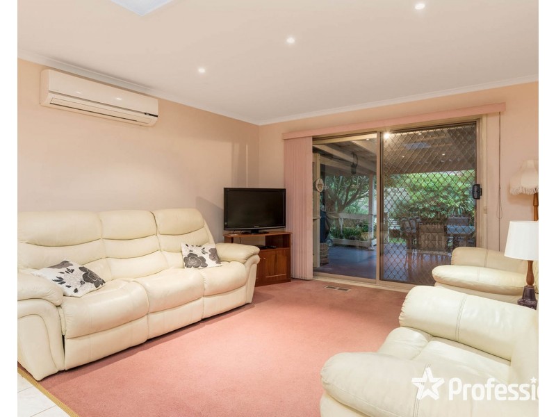 2 Dinsdale Court, Mooroolbark VIC 3138