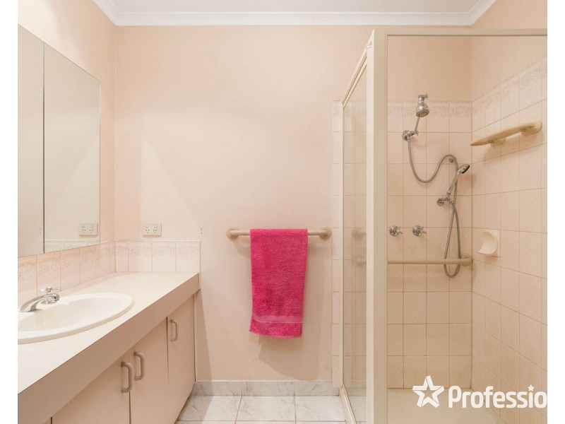 2 Dinsdale Court, Mooroolbark VIC 3138