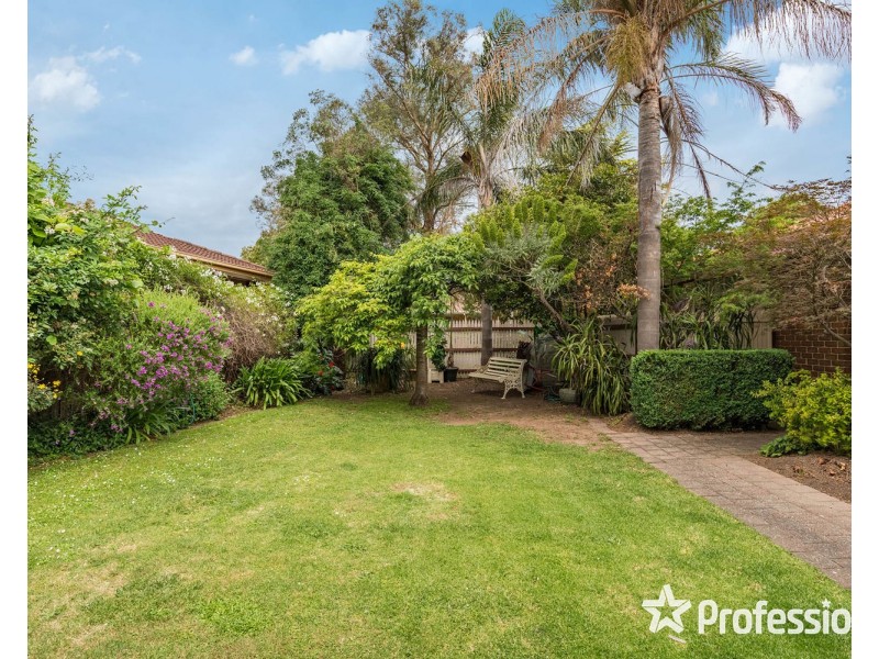 2 Dinsdale Court, Mooroolbark VIC 3138