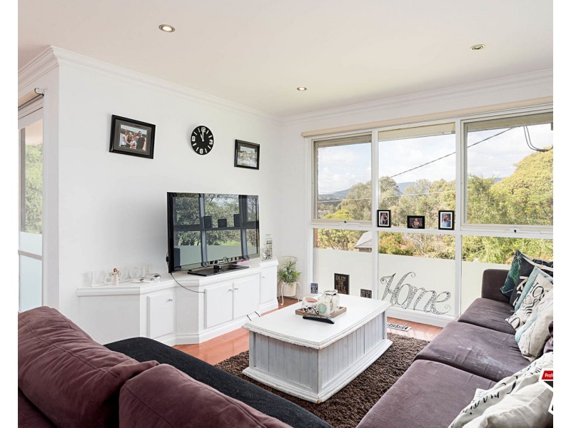 15 Selina Avenue, Mooroolbark VIC 3138