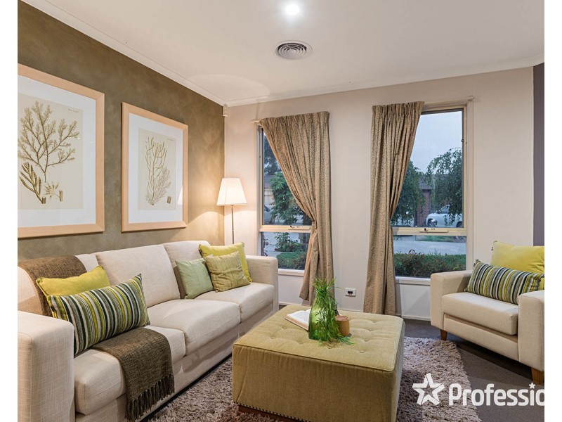 8 Snowgum Drive, Kilsyth South VIC 3137