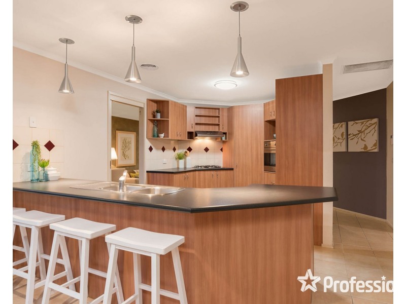 8 Snowgum Drive, Kilsyth South VIC 3137